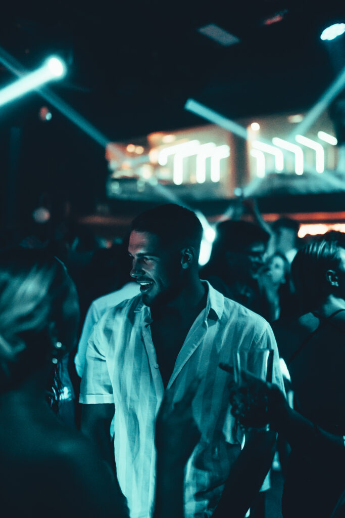 CLUB-INI-3.jpg