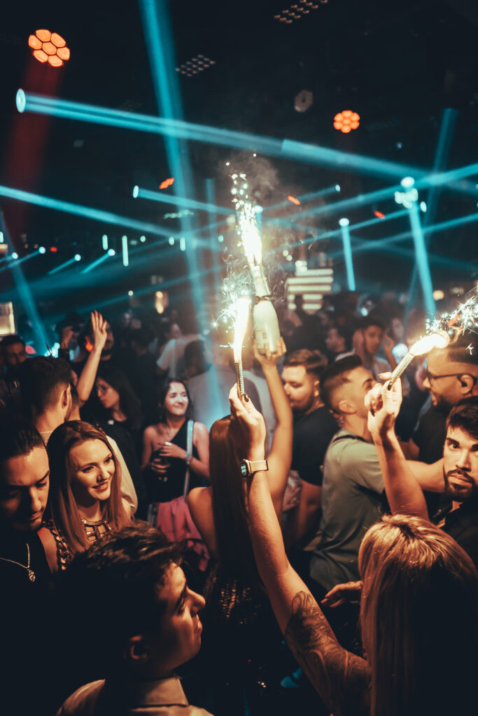 CLUB-INI2.jpg